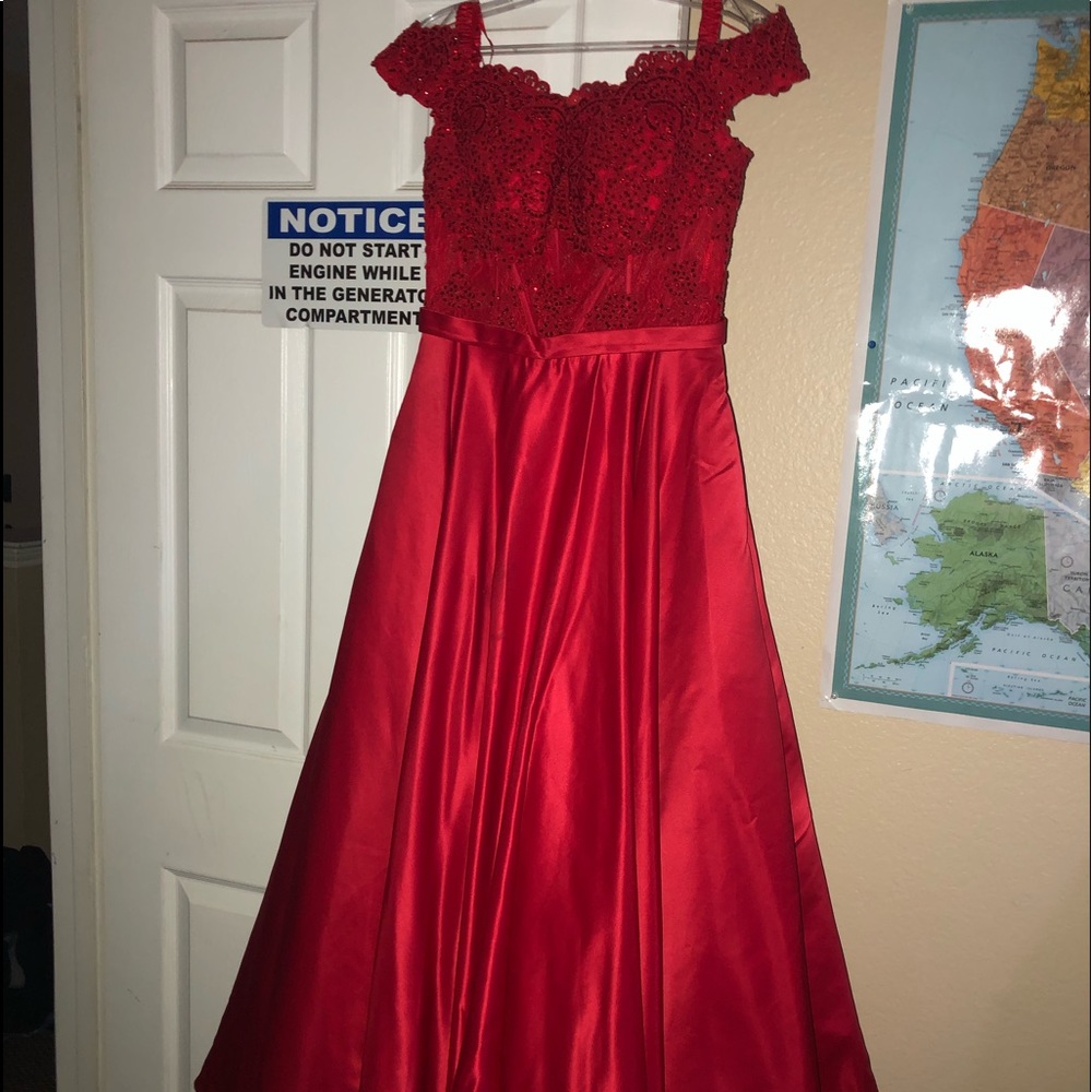 OFF THE SHOULDER RED BALL GOWN DRESS